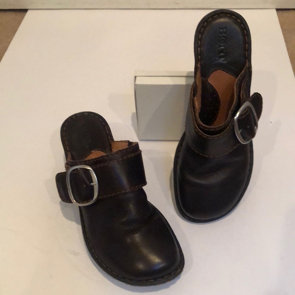 Born dk Brown leather clog with buckle sz. (38)7